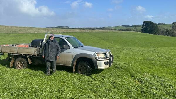 Genomic sequencing used to identify new endophyte for perennial ryegrass