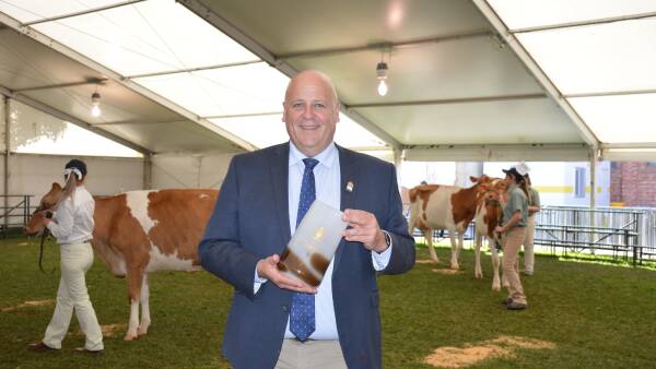 Basham's service to dairy sector recognised with industry award